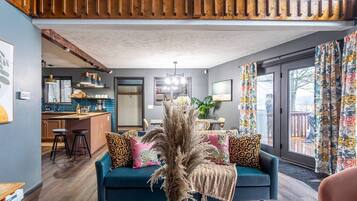 TV, fireplace, offices