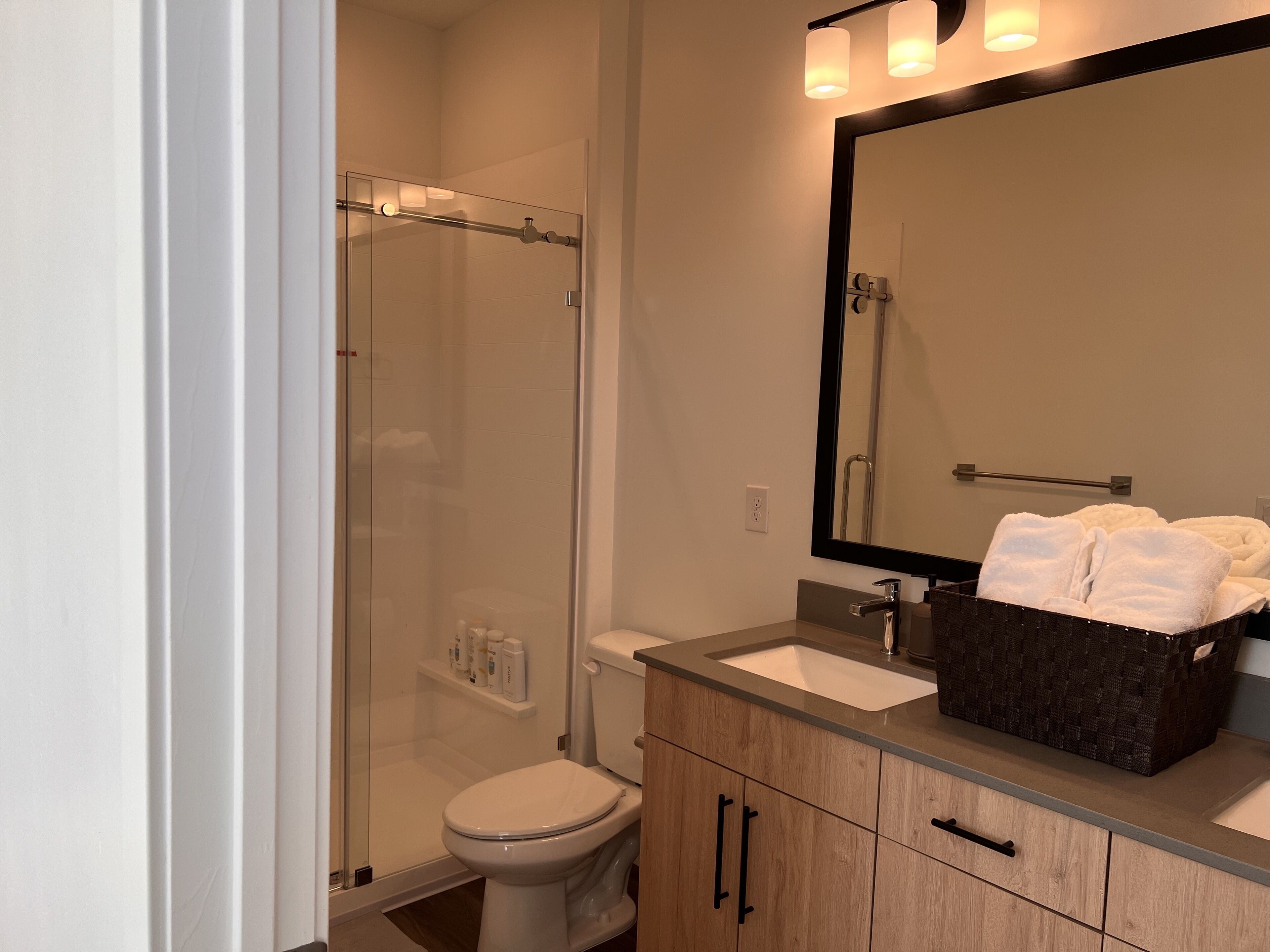 Quiet, Workspace, MTV view, Ski, Peloton, Gym