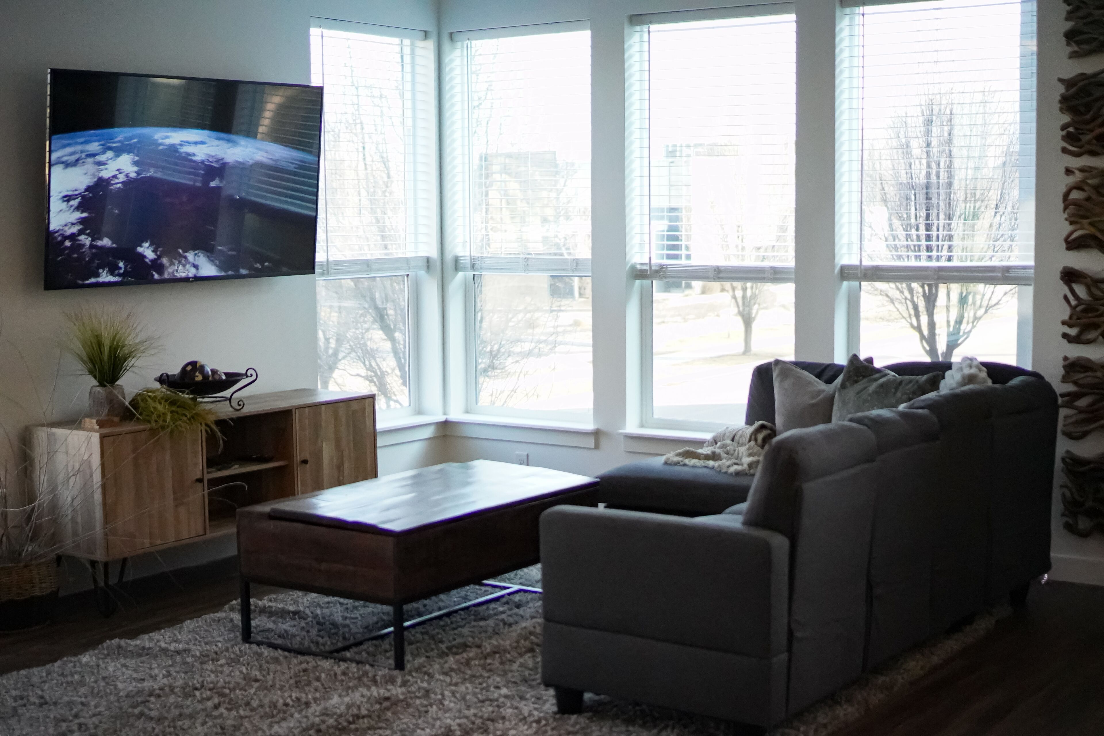 Quiet, Workspace, MTV view, Ski, Peloton, Gym