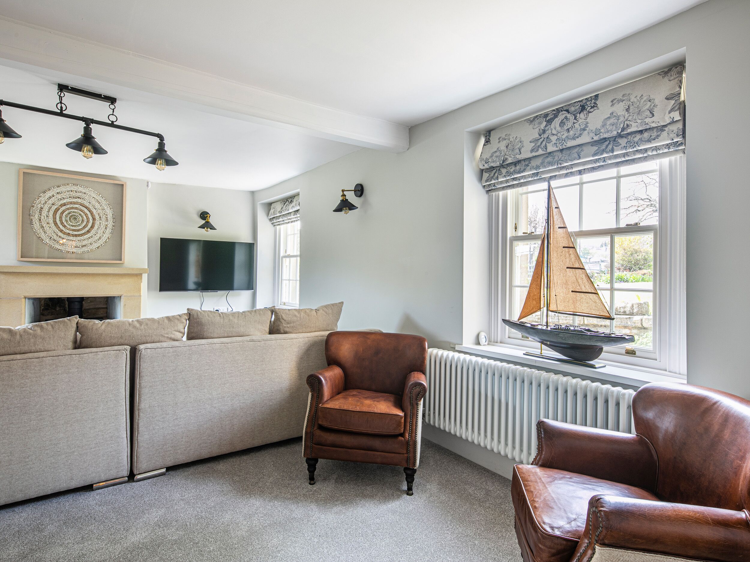 THE BELLE, pet friendly, character holiday cottage in Bakewell