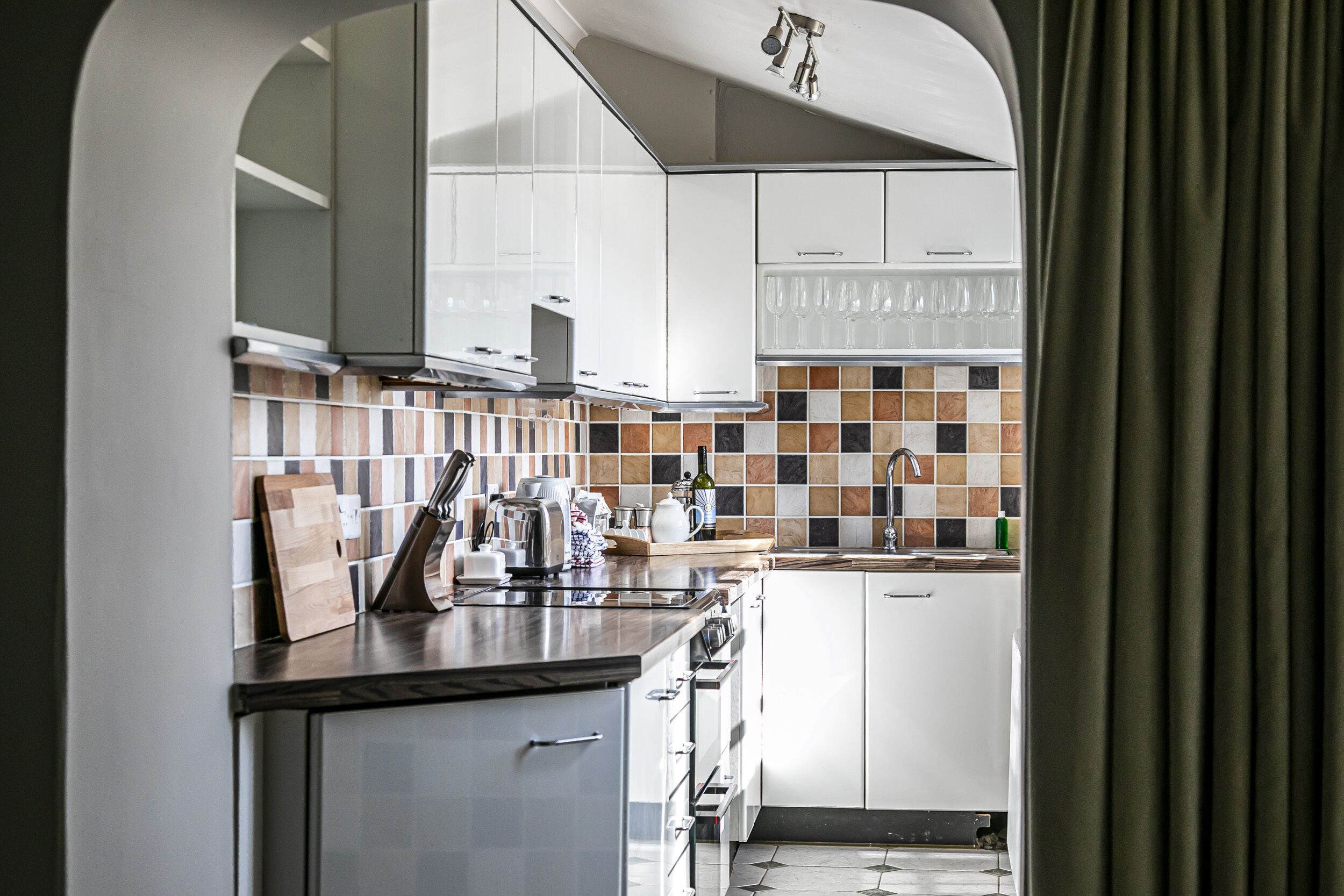 THE BELLE, pet friendly, character holiday cottage in Bakewell