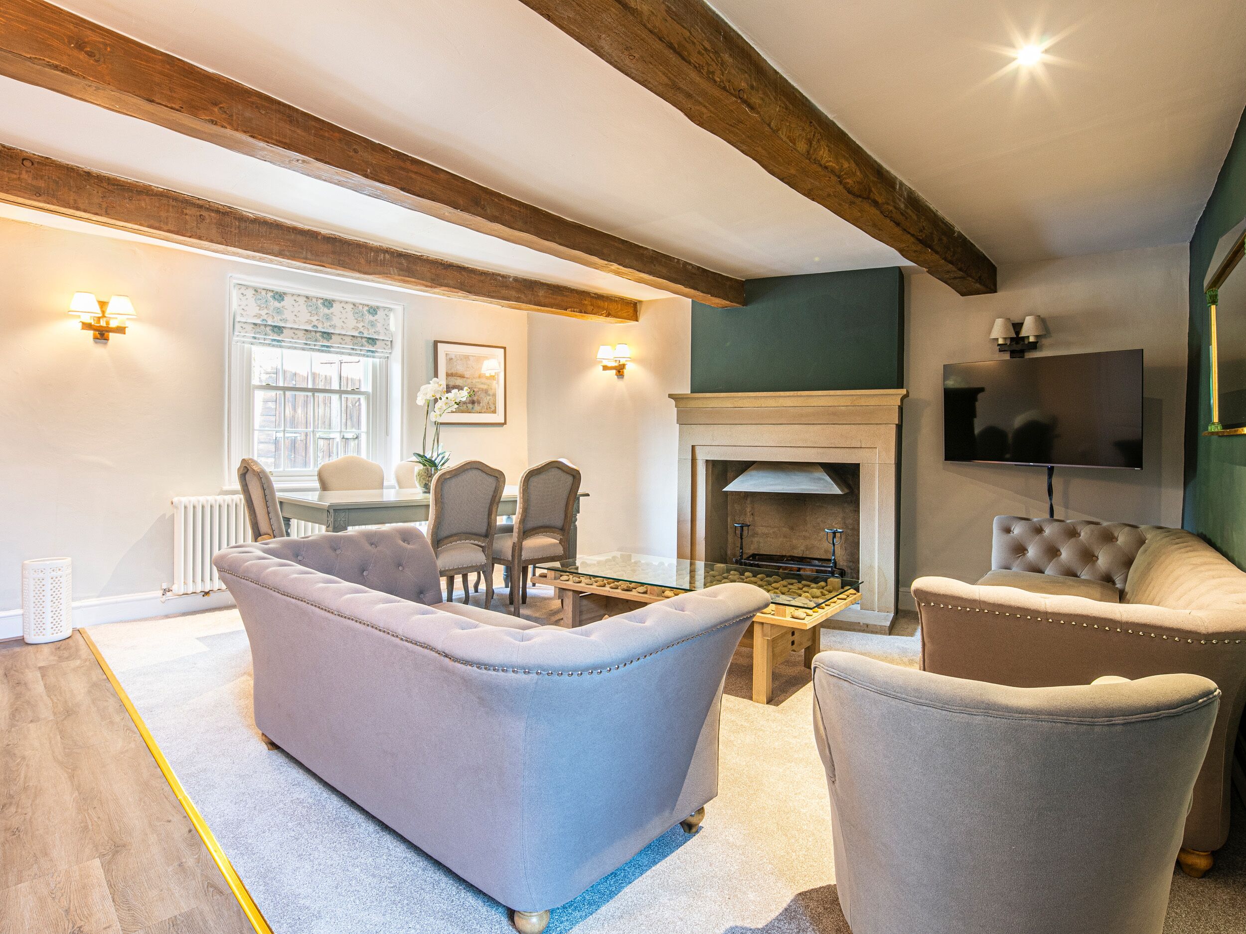 THE AUBREY, pet friendly, character holiday cottage in Bakewell