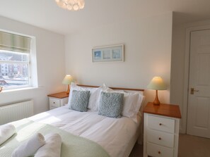 Cottage | 4 bedrooms, individually decorated, individually furnished, free WiFi - The Railway Retreat (Whitby)