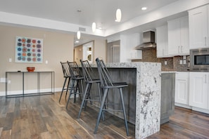 Condo, 3 quartos | Cozinha privada | Geladeira, cafeteira/chaleira, torradeira