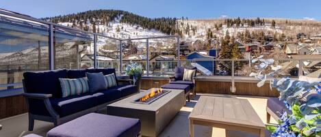 Condo, 3 Bedrooms | Property grounds