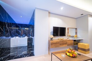 Deluxe Suite, 1 Bedroom, Smoking, Jetted Tub | Bathroom | Hair dryer, slippers, towels, soap - Garden Room Otel (Istanbul)