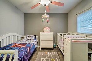 3 chambres, fer et planche à repasser, lits bébé (gratuits)