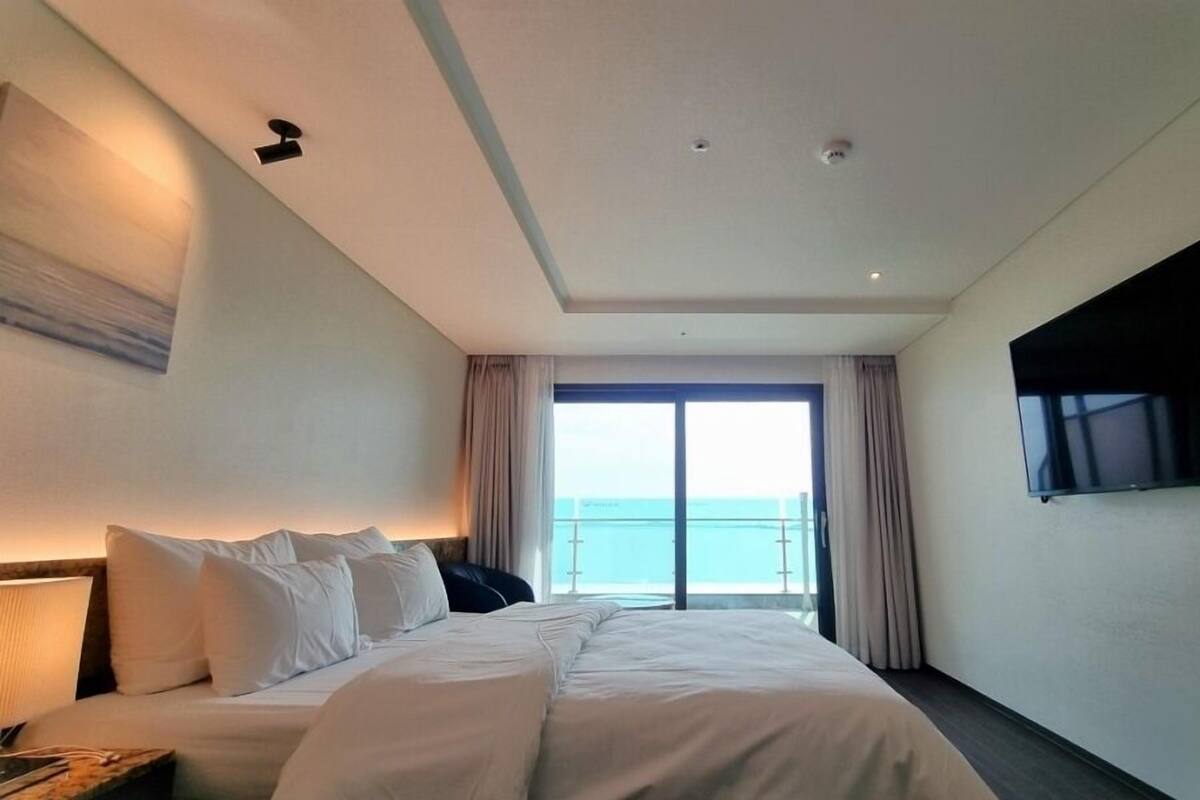 Ocean View Double Room | デスク、WiFi (無料)、客室ごとに異なる装飾、客室ごとに異なるインテリア