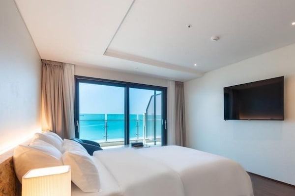 Ocean View Twin Room | Individually decorated, individually furnished, desk, free WiFi