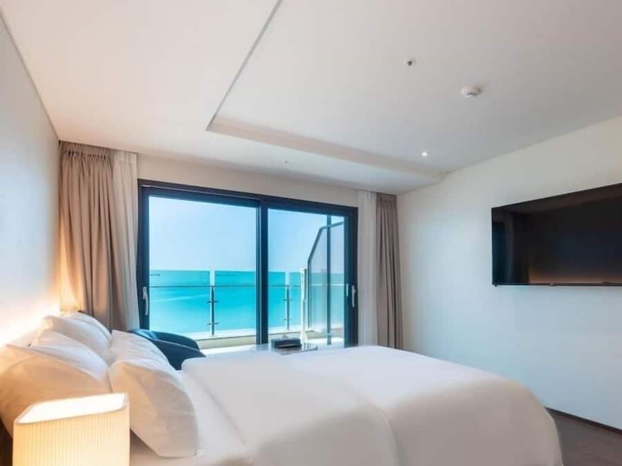 Ocean View Twin Room | Individually decorated, individually furnished, desk, free WiFi