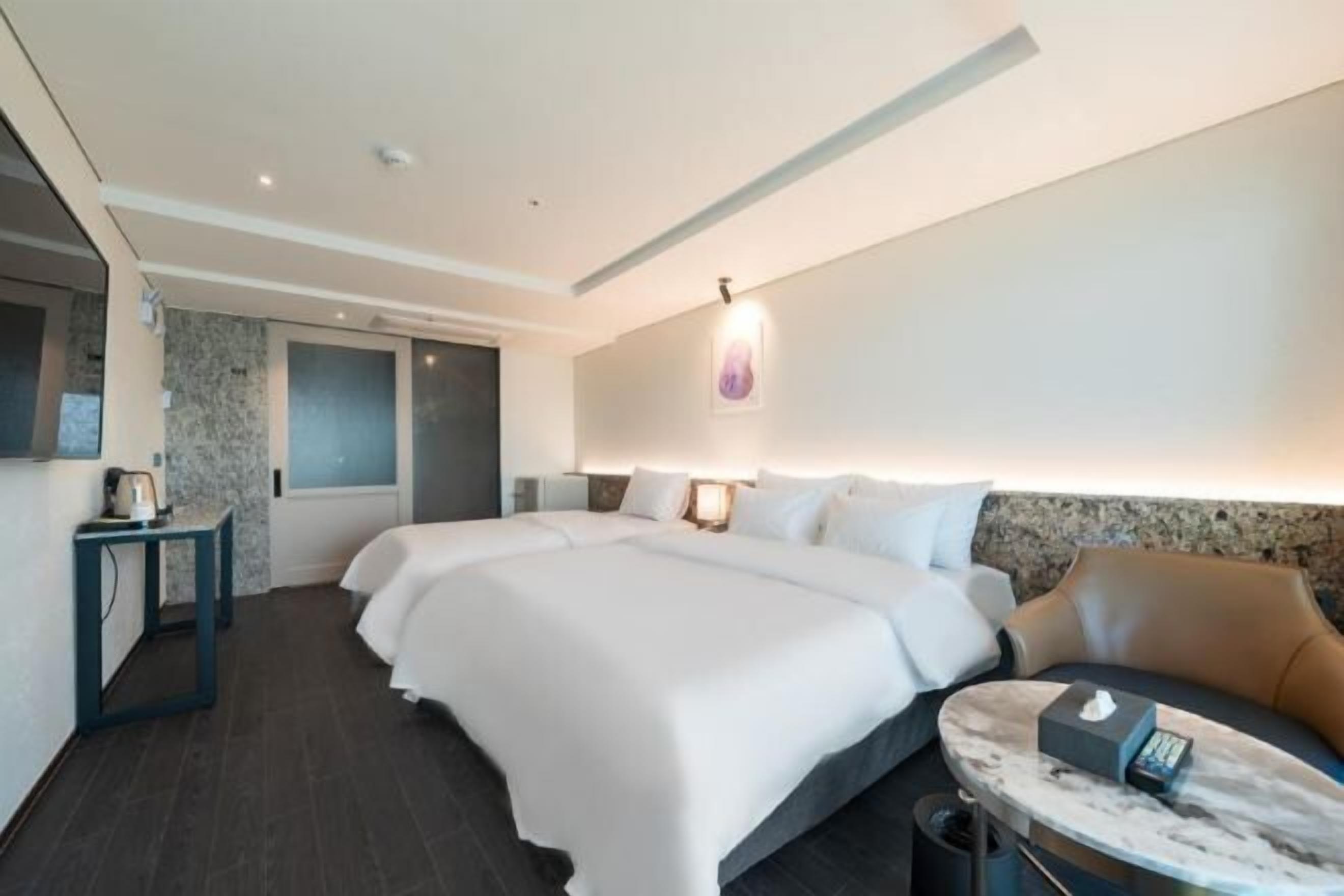 Individuell dekoriert, individuell eingerichtet, Schreibtisch