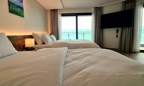 Triple Room | Individually decorated, individually furnished, desk, free WiFi - HOTEL GITE (Siheung)