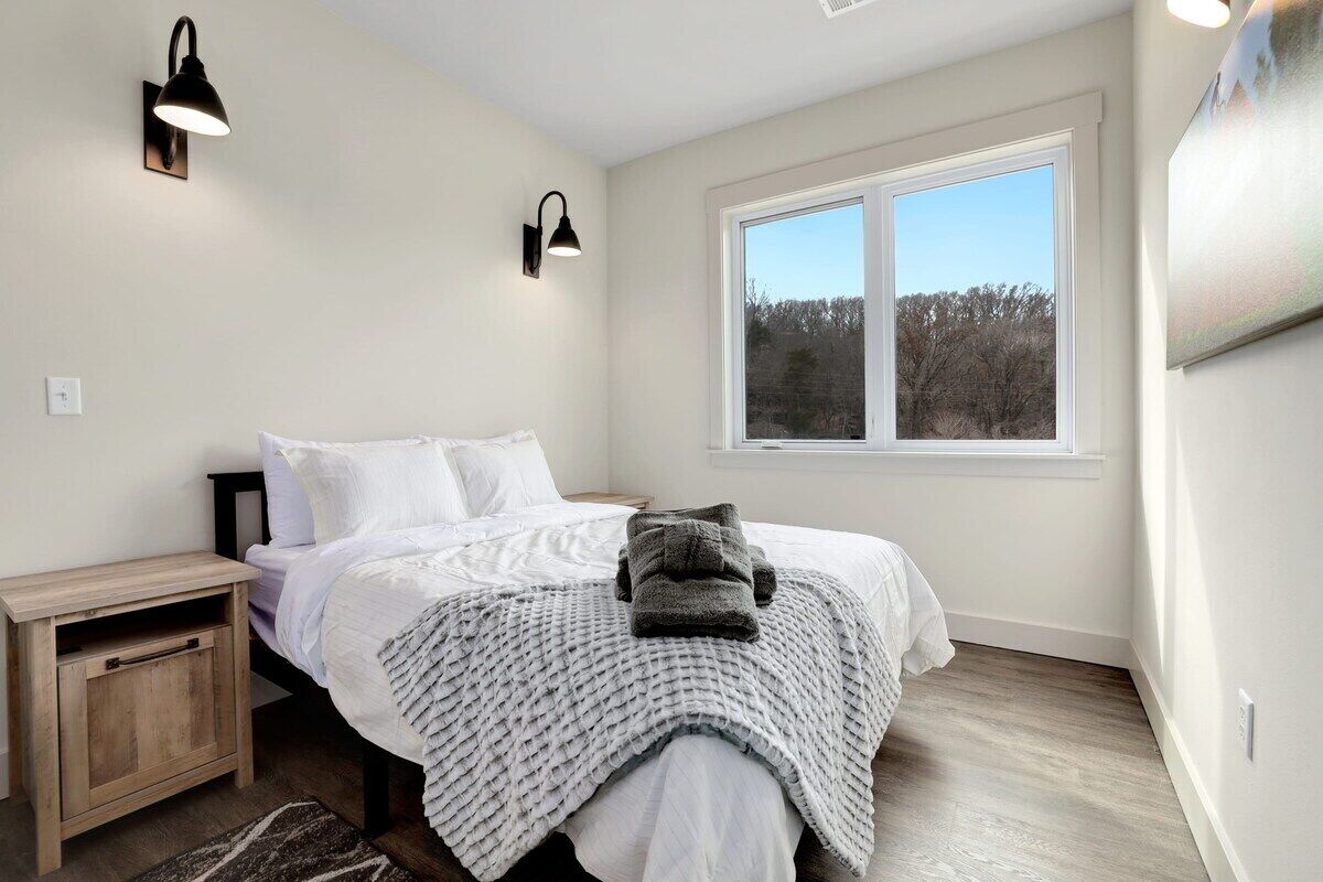 2 makuuhuonetta, silitysrauta/-lauta, Wi-Fi, vuodevaatteet