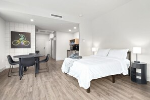 1 chambre, fer et planche à repasser, Wi-Fi, draps fournis