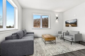 TV, offices - Tweety Bird - MTB Oasis (Bella Vista)