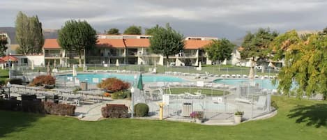 Outdoor pool, a heated pool