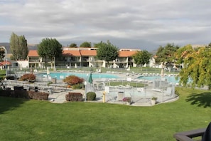 Piscine extérieure, piscine chauffée