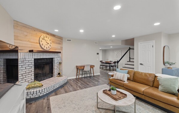 Smart TV, fireplace, offices