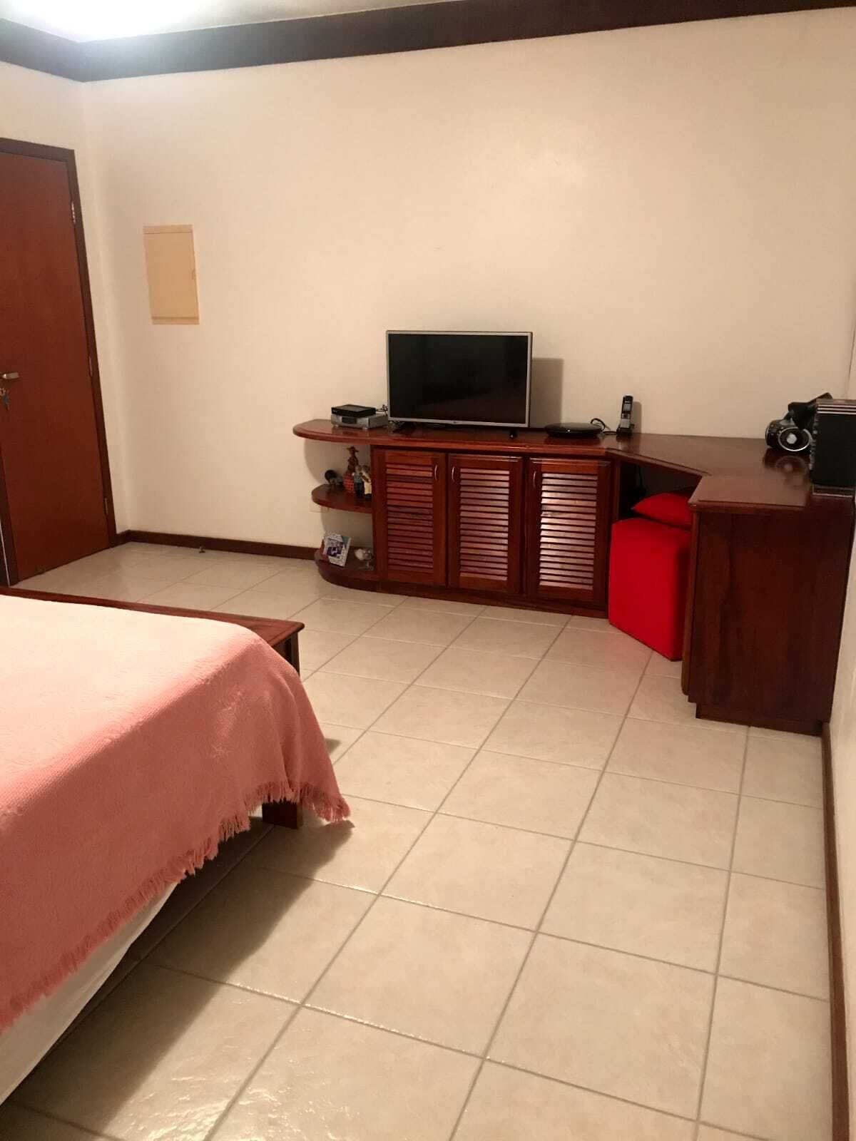 Sobrado de Praia com Muito Espaço e Tranquilo