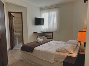 ห้องสแตนดาร์ดดับเบิล, เตียงใหญ่ 1 เตียง | โต๊ะทำงาน, Wi-Fi ฟรี