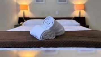 Standaard tweepersoonskamer, 1 tweepersoonsbed | 1 slaapkamer, een bureau, gratis wifi