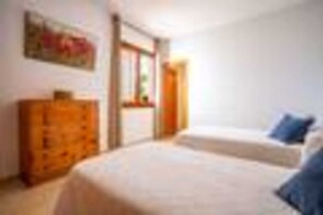 3 bedrooms, free WiFi - CANA IRENE Tranquila Casa con Piscina y Barbacoa a 2km de la Playa de Cala Bassa (Sant Josep de sa Talaia)