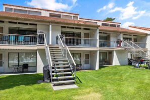 Property grounds - #156 Condo near large pool & shuttle to Gorge Amp-book separately (Quincy)