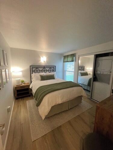 #157 Condo near large pool & shuttle to Gorge Amp-book separately