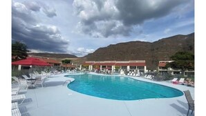 屋外プール、温水プール