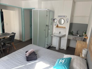2 Schlafzimmer, Bügeleisen/Bügelbrett, WLAN, Bettwäsche