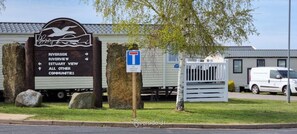 Property grounds - 3 bedroom home on a Revamped holiday park (Allhallows)