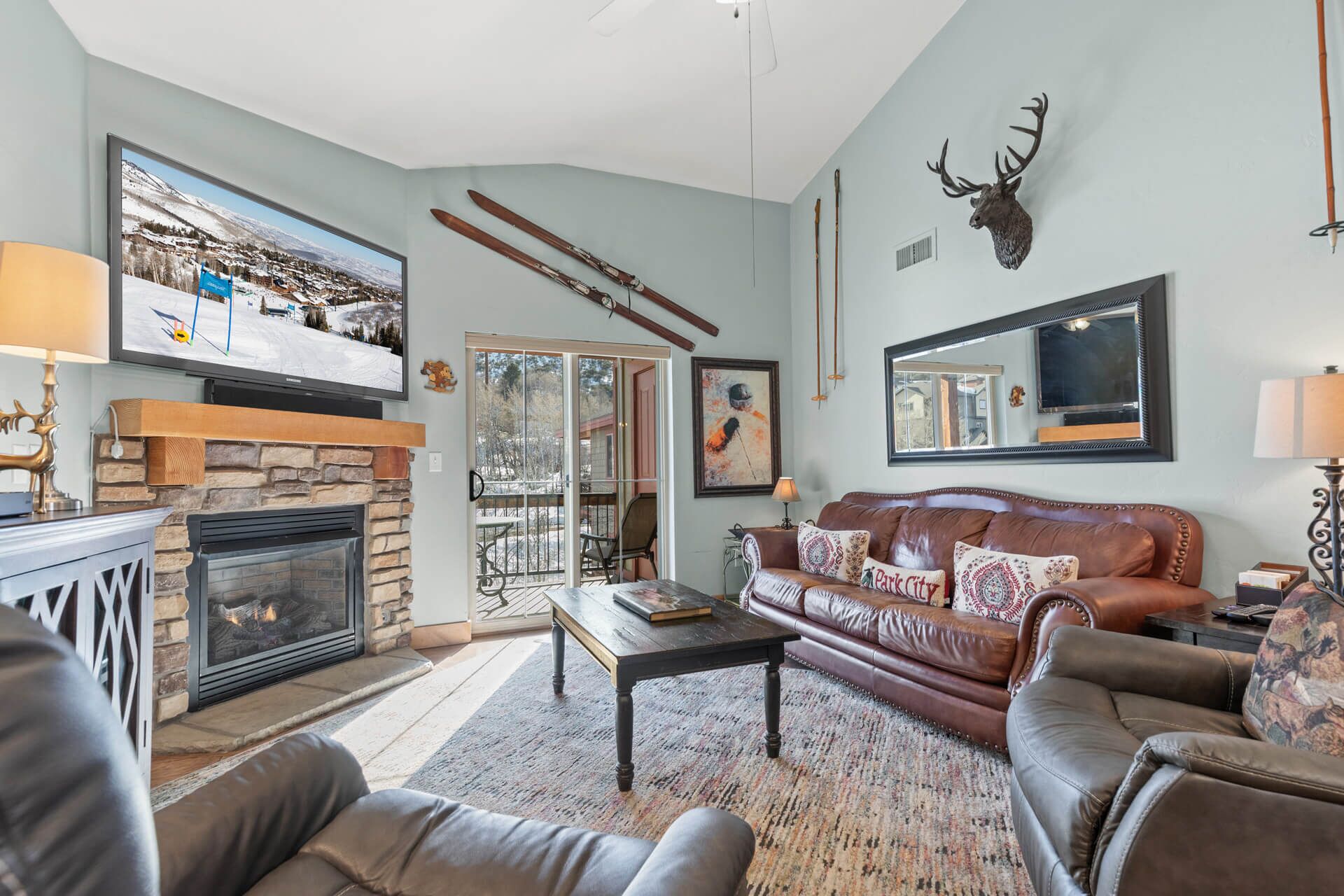 Bear Hollow 1401 by Moose Mgmt.  Top Floor-Hot Tub Access-AC-Pool