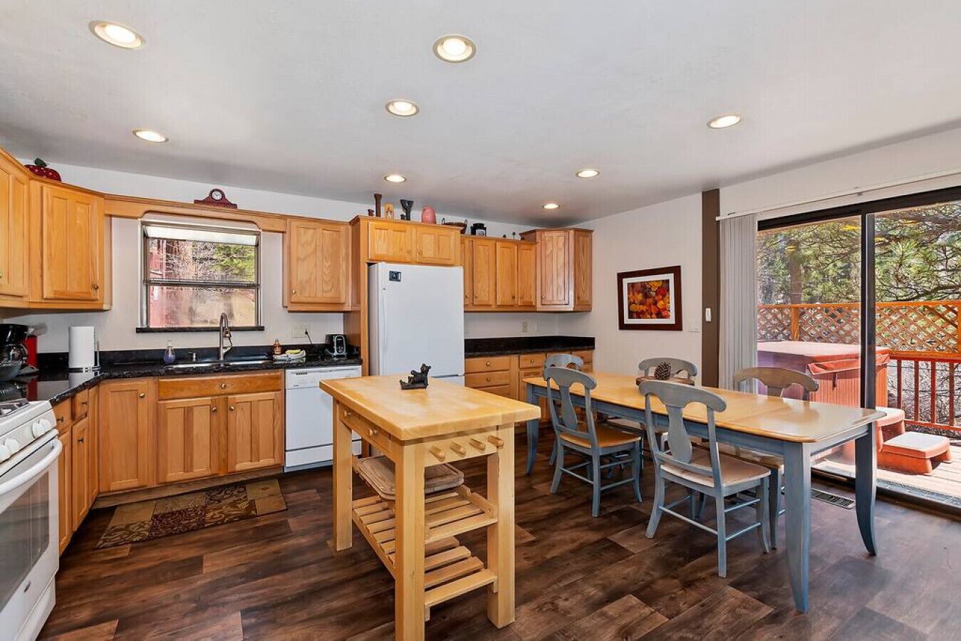 New Bear Canyon · Beautiful 3 BR with Great View & Lots of Amenities