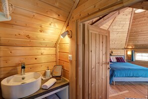 Kota with Private Jacuzzi | Bathroom