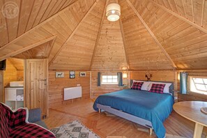 Cabaña romántica (Canada) | Espacio para trabajar con un portátil, cortinas opacas, wifi gratis