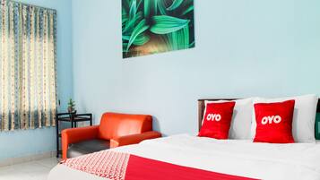 Standard-Doppelzimmer | Laptopgeeigneter Arbeitsplatz, kostenloses WLAN, Bettwäsche