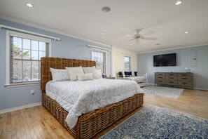 6 bedrooms, desk, WiFi - 8 Lighthouse Way - Beautiful home with a private elevator! (Lewes)
