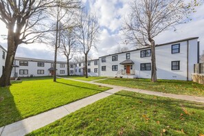 1 bedroom - Modern 1BD Near Music Row and Downtown (Nashville)