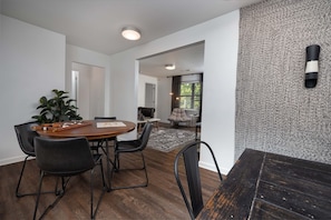 4 bedrooms - Close To Music Row Touchless Nashville 4bd (Nashville)