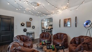 Room - Close To Music Row Touchless Lovely 4bd Unit (Nashville)
