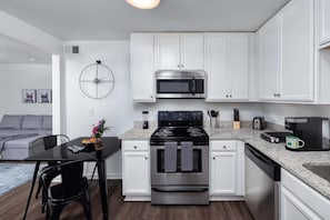 Unclassified image, 4 of 78, button - Close To Music Row Touchless Lovely 4bd Unit (Nashville)