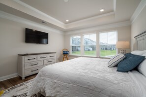 4 bedrooms, free WiFi - Newly built end unit townhouse with Pond views in The Peninsula! (Millsboro)