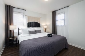 Room - Bright and Stylish 1BD Apartment Near Music Row (Nashville)