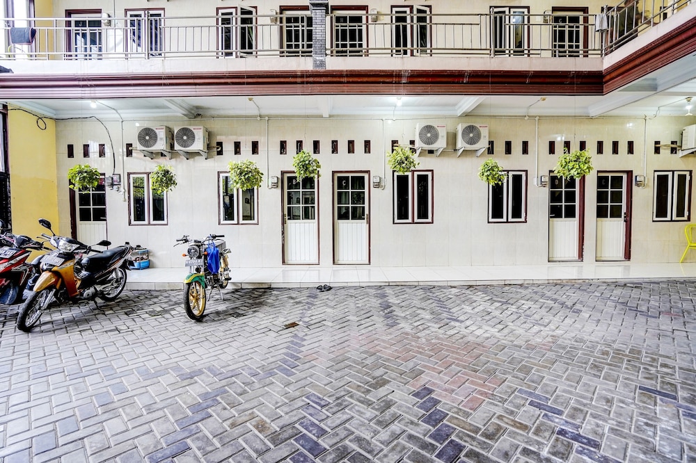 OYO 91795 Kos Jeehel Syariah