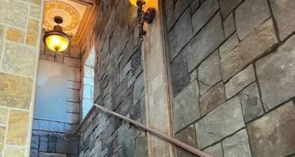 Two master suites in historic downtown
