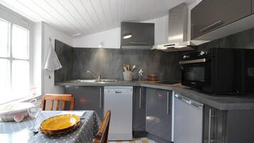 Kühlschrank, Ofen, Herdplatte, Geschirrspüler