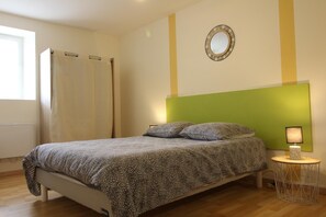 3 bedrooms, iron/ironing board, travel cot, Internet - Gîte des Rouleaux - SAINT-CIERS-SUR-GIRONDE (SAINT-CIERS-SUR-GIRONDE)