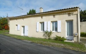 Exterior - Gîte des Rouleaux - SAINT-CIERS-SUR-GIRONDE (SAINT-CIERS-SUR-GIRONDE)