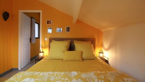 Room - L'oustaou Néou - Gîte de L'olivier (LE TEICH)