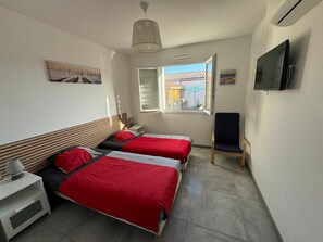 4 Schlafzimmer, Bügeleisen/Bügelbrett, Reisekinderbett, Internetzugang
